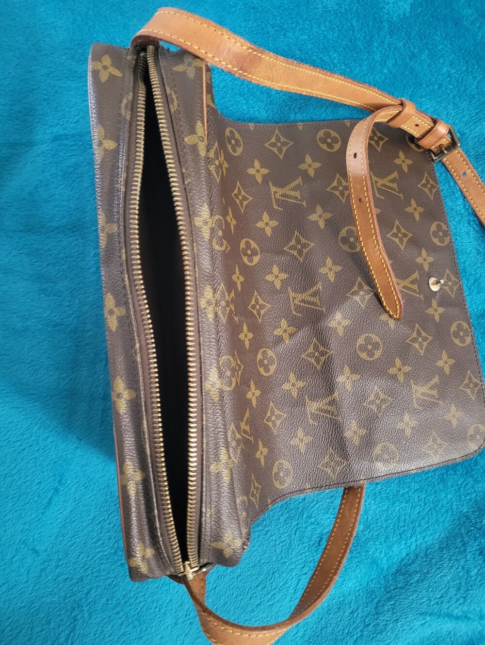 Authentic Vintage Louis Vuitton Saint Germain 24 monogram - Picture 8 of 14